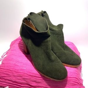 CROWN VINTAGE GREEN SUEDE LEATHER ANKLE BOOTS